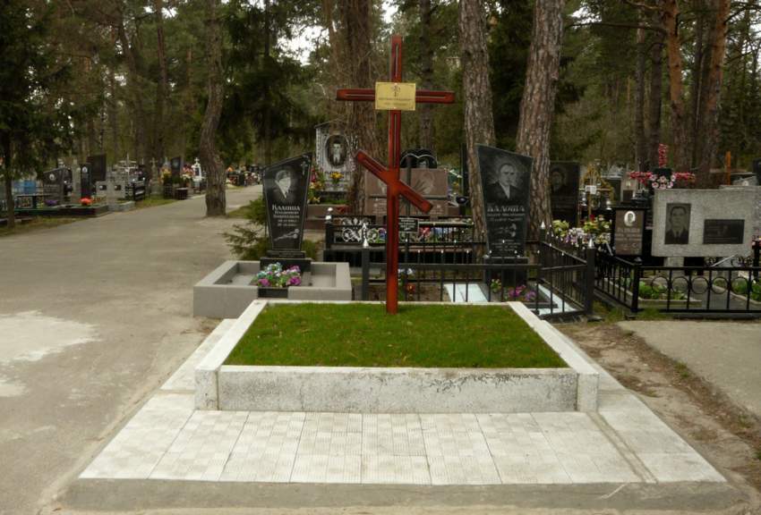 Памятник Голодомору Памятник Ющенко